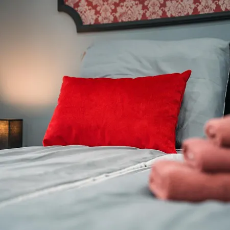 White House Miskolc, Red شقة ميسكولك
